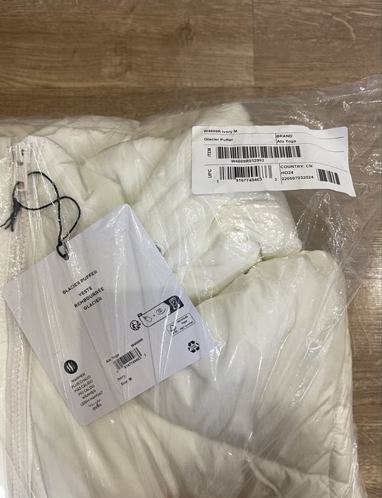 Куртка Alo Yoga Glacier Puffer Jacket Ivory — Оригінальна/нова
