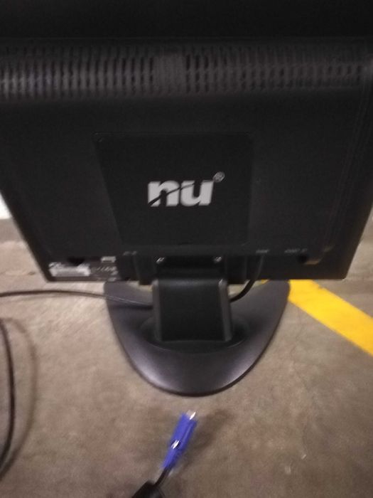 Monitor pequeno usado64332092070018122