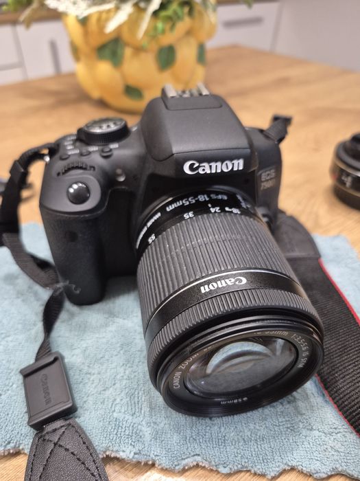 Aparat Canon 750D dwa obiektywy