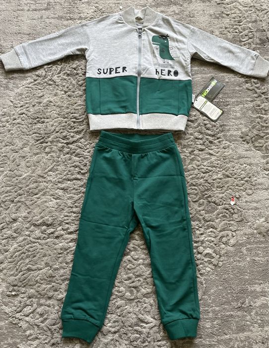 Новий костюм 92 розмір