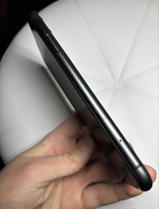 Продам Айфон 11 128гб