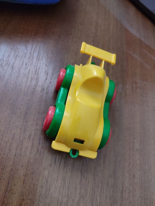 Машинки іграшкові