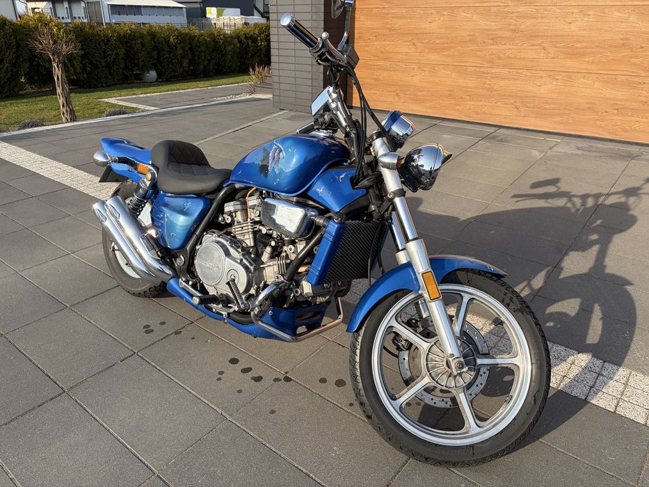 Honda vf700c super magna