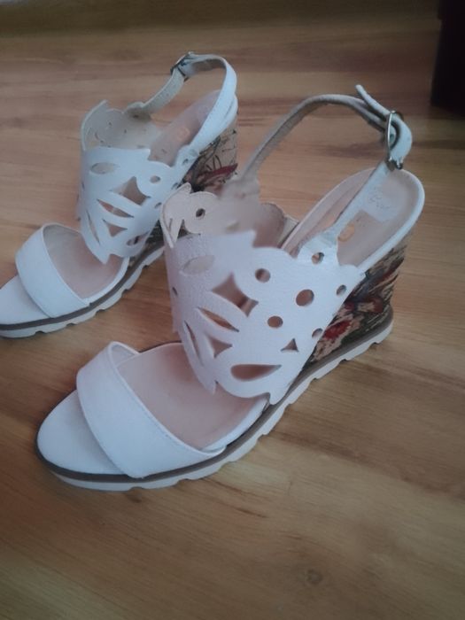 Eleganckie sandały Italia NOWE ze skóry