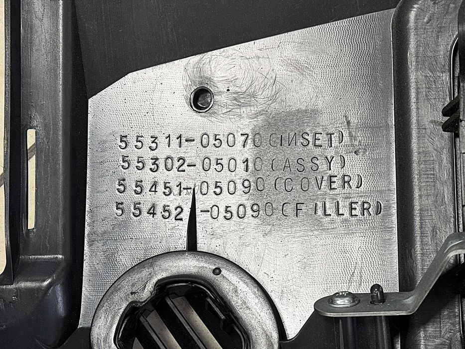 Торпедо (панель верхняя) Toyota Avensis 2003-2009