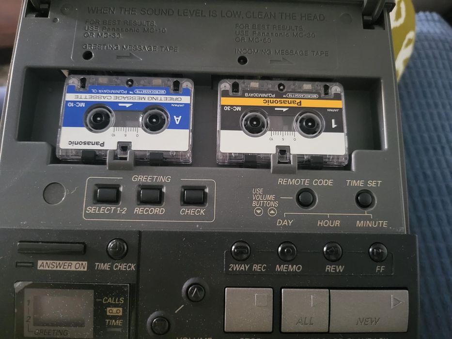 Secretária eletrónica automática