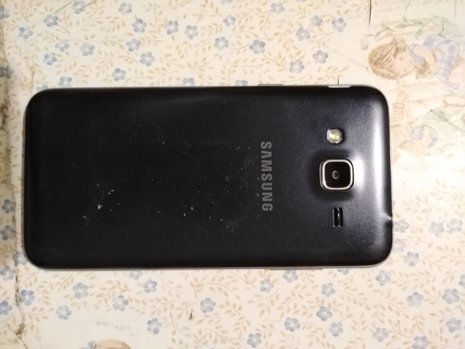 Vendo telemóvel Samsung carregador e fone
