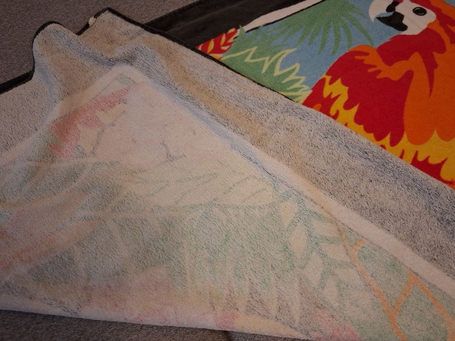 *Wielobarwny ręcznik.