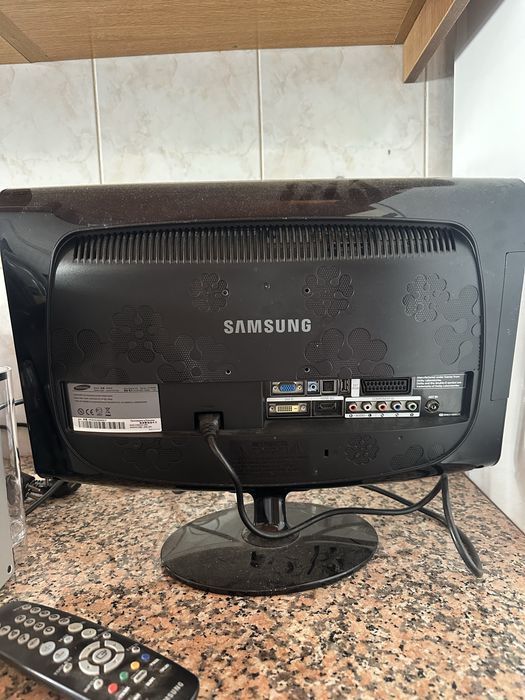 TV/Monitor Samsung 20” HDMI com comando