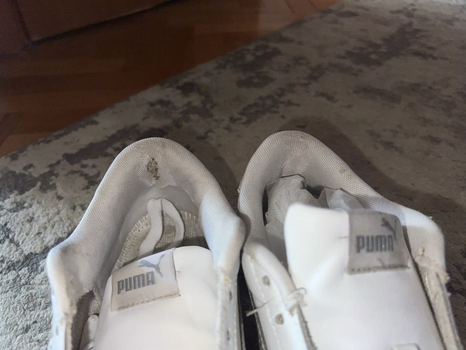 Кросівки Puma.