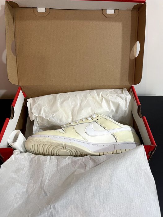 Nike dunk low Coconut milk