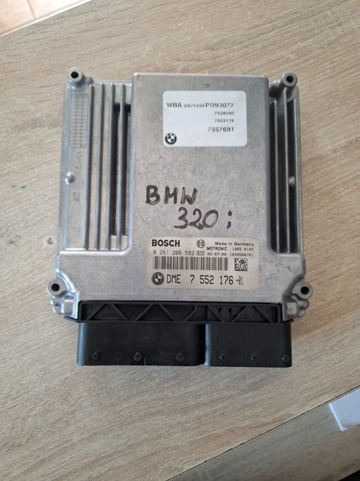 BMW E90 320i Komputer Sterownik Silnika 582
