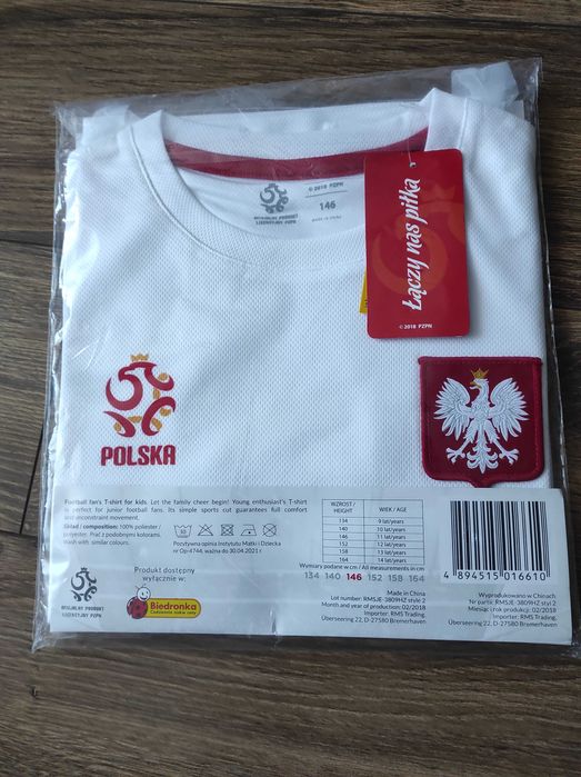 T-shirt rozm 146 nowy łączy nas piłka