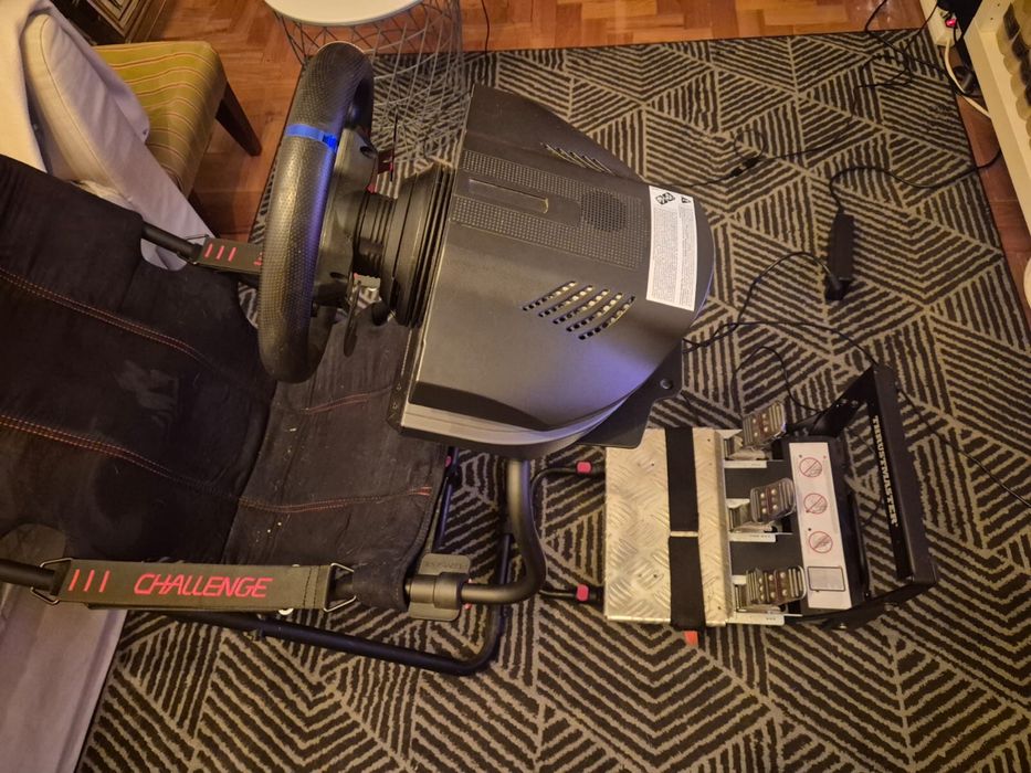 Volante e Pedais Playstation Thrustmaster