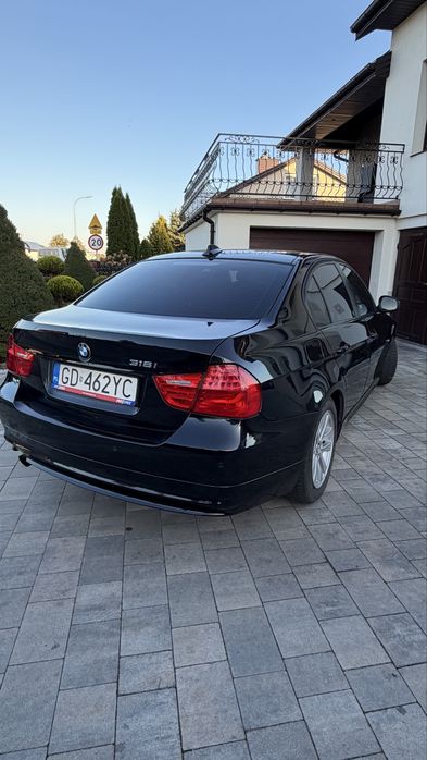 Bmw e90 318i 2010r navi xenon szyberdach automat