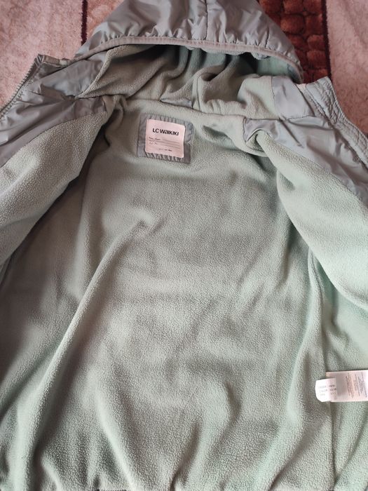 Демісезона куртка для дівчинки