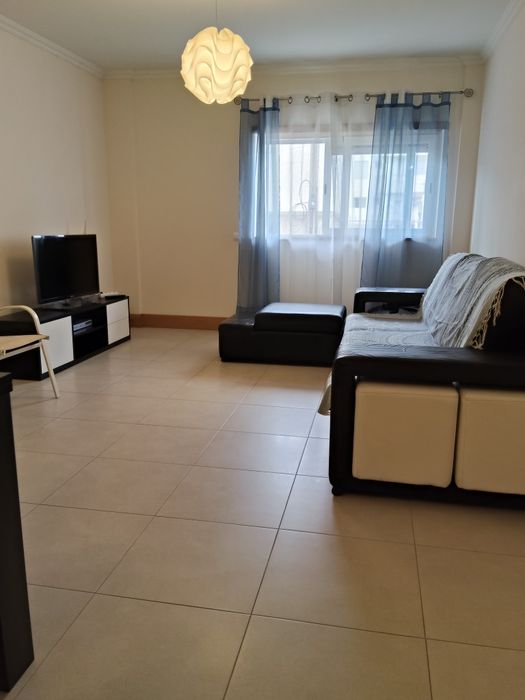 Apartamento T2 na Praia da Nazaré, com vista  mar, na lateral