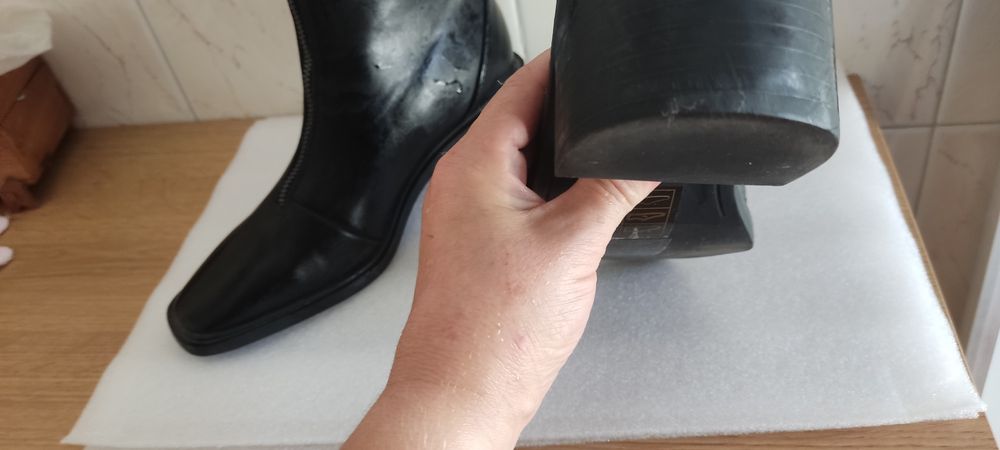 Baixa de preco Botas senhora em pele NOVAS Tam.36