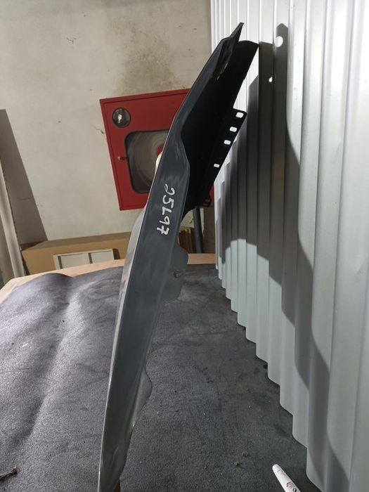 Guarda Lamas Ford Fiesta MK5 ESQUERDO  Cinzento