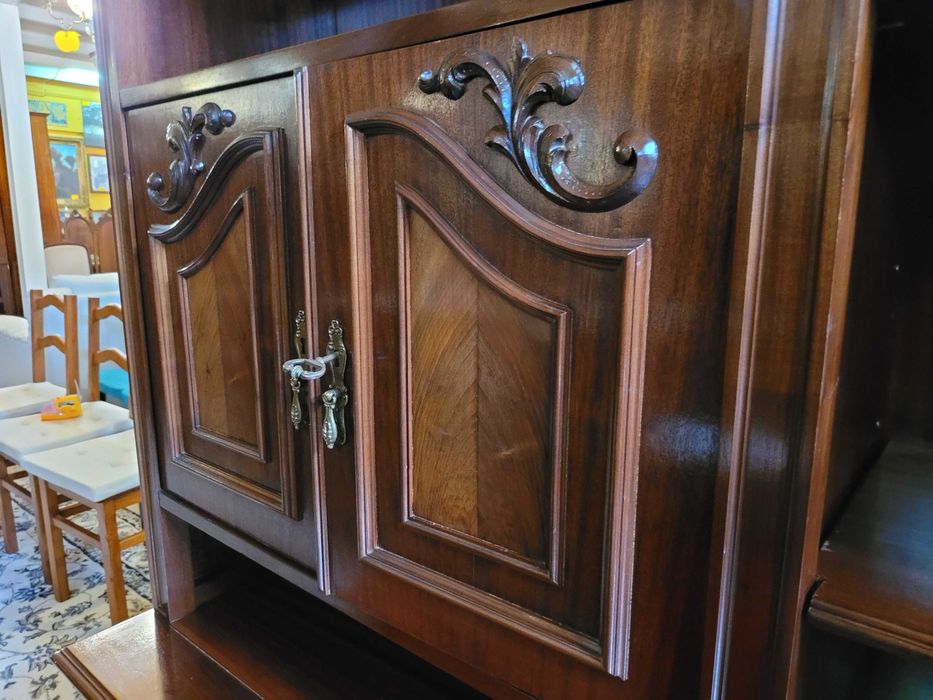 Móvel / estante em madeira - Muito bom estado geral