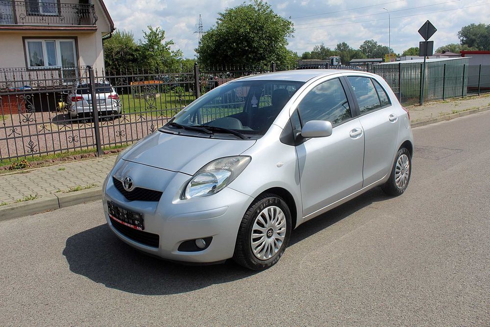 Toyota Yaris.Piekne auto w super stanie.Bezwypadkowy