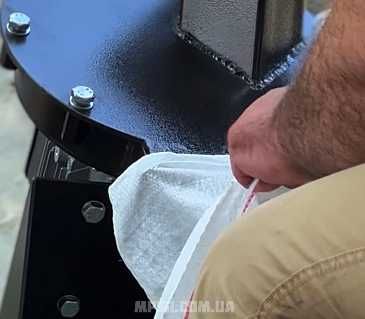 Подрібнювач гілок, щепоріз Бобер. 2.2 кВт, 220В з українським двигуном