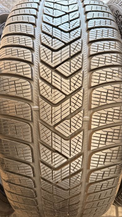 255/40R21 102V Pirelli Scorpion Winter