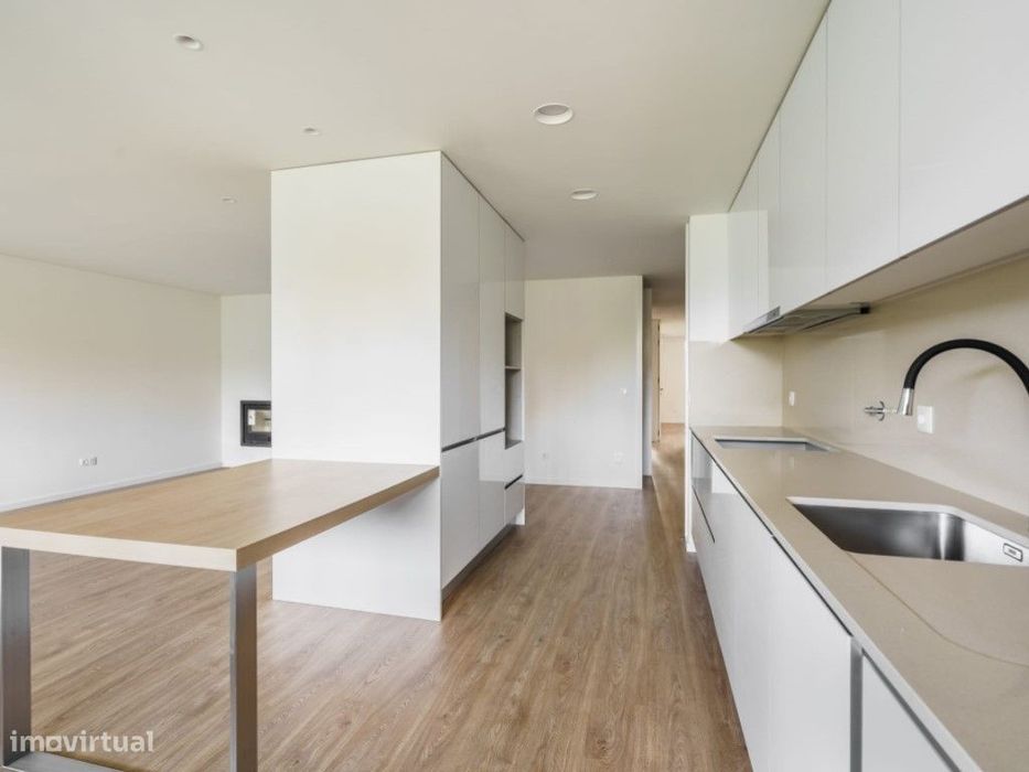 Apartamento T3 Novo em Tenões