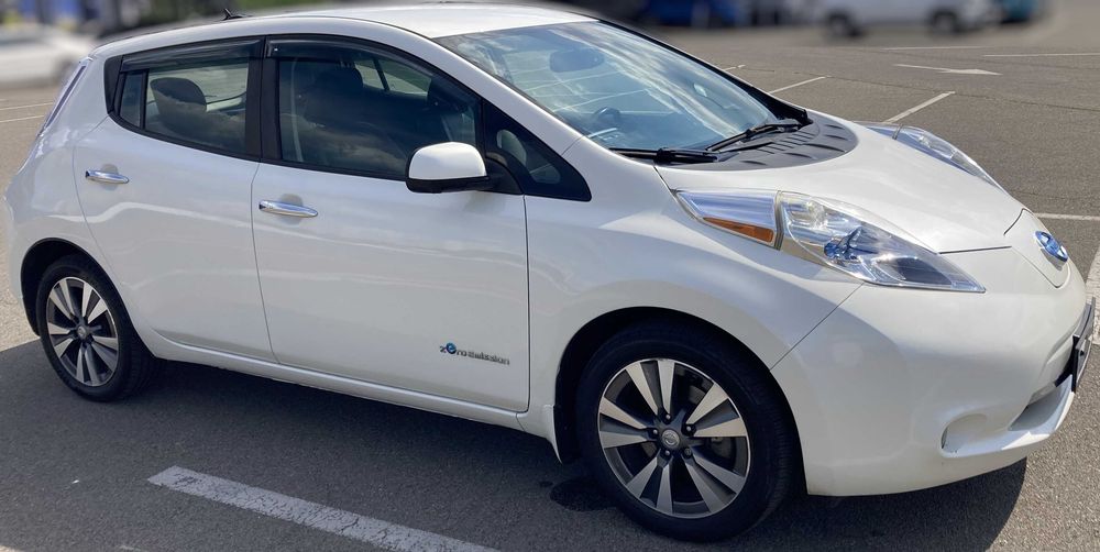 Nissan Leaf 2015 SL - не биток!