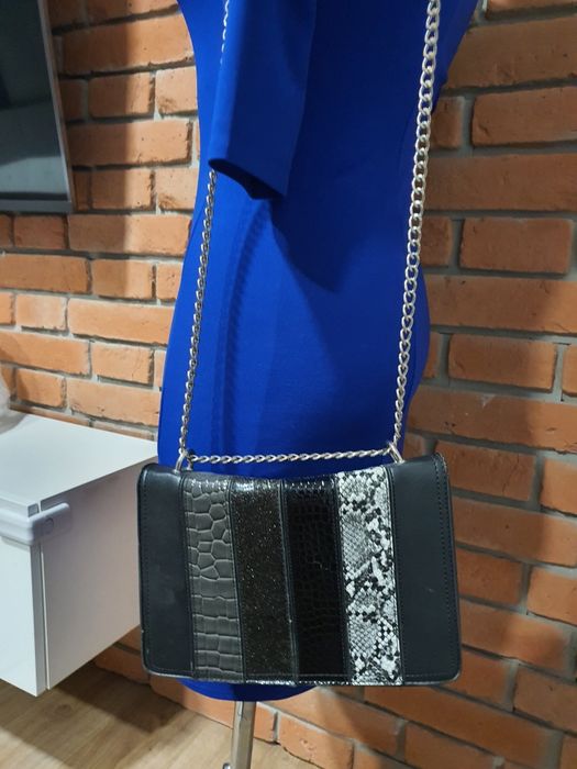 Torebka damska czarna elegancka kopertówka na ramię