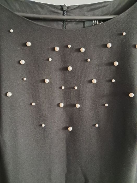 Czarna sukienka z perełkami r 44