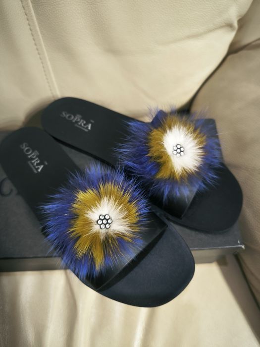 Женские резиновые шлепки