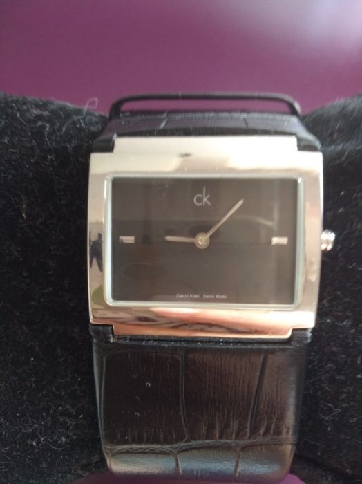 Relógio Calvin Klein, bracelete pele