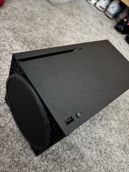 Xbox Series X + 132 Jogos + 4TB Extra