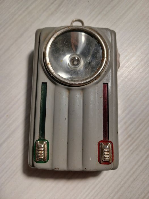 Latarka elektryczna ręczna 142K-LS 3 kolory 1976 r.