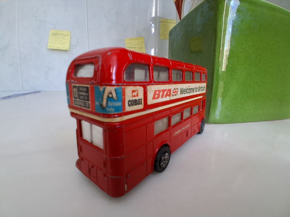 Carro miniatura Bus tipico inglês antigo