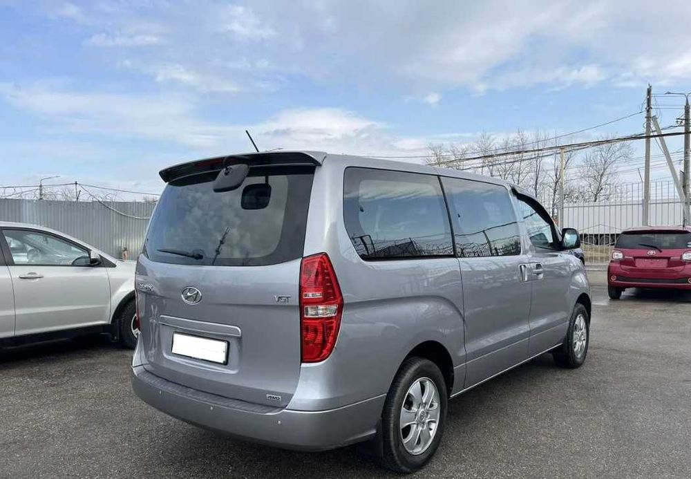 Hyundai Grand Starex  2020