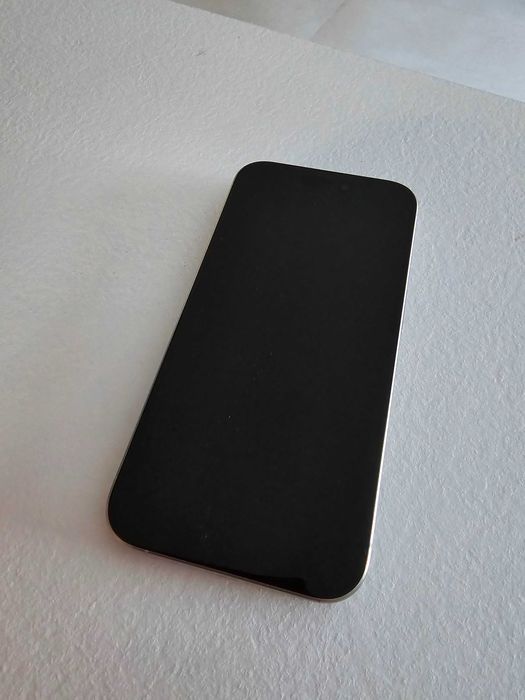 iPhone 15 Pro stan bardzo dobry