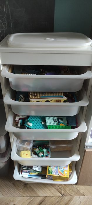 Komoda Ikea z klockami lego