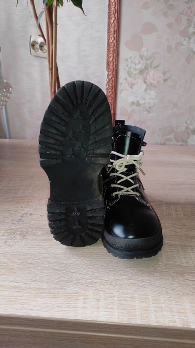 Ботінки для дівчинки 32 розмір.