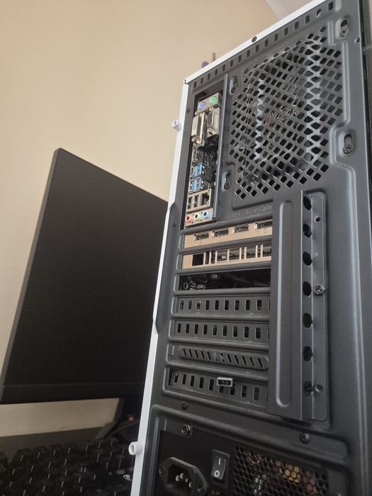Komputer stacjonarny