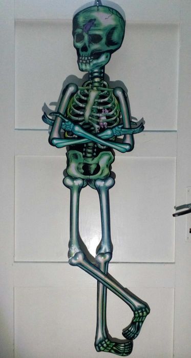 Kościotrup z papieru.