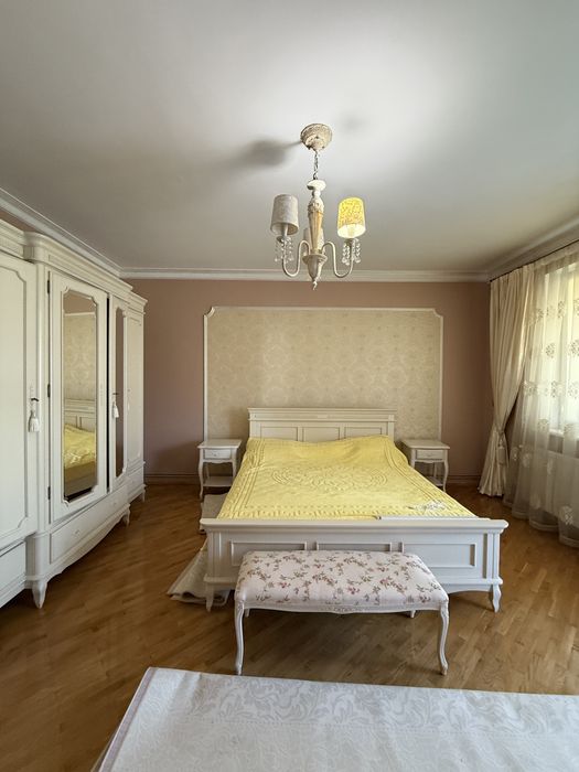 Продається просторий будинок