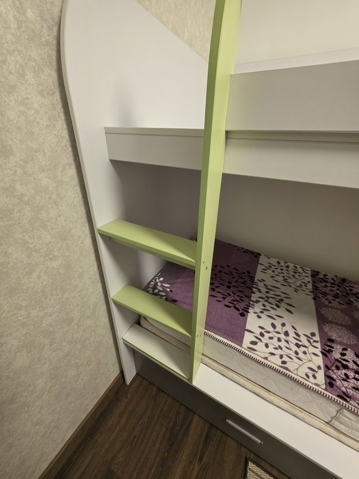 Двоповерхове ліжко