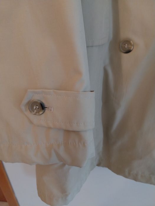 Gabardina marca  Zara