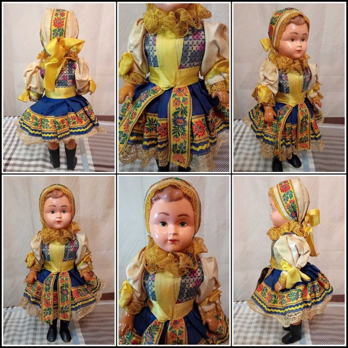 Колекційні ляльки Lidovа tvorba(Чехослов.) та сувенірна Eros Італія