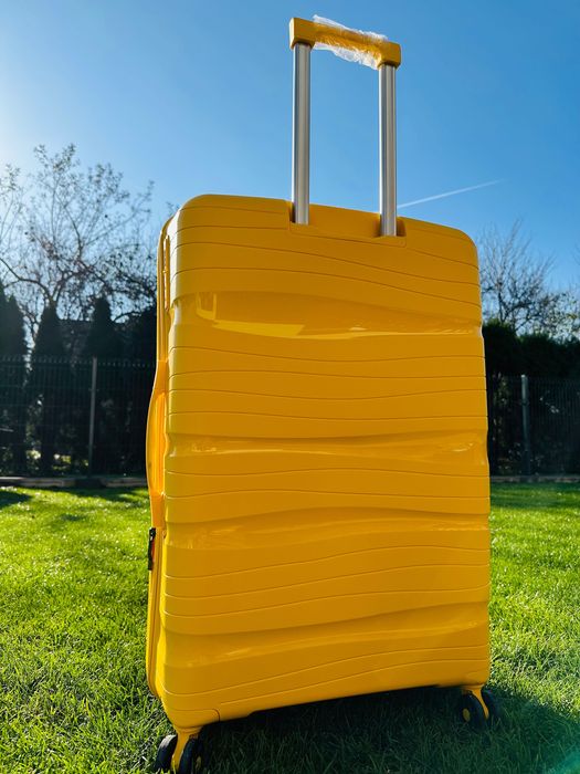 Nowa duża mocna walizka PP żółta