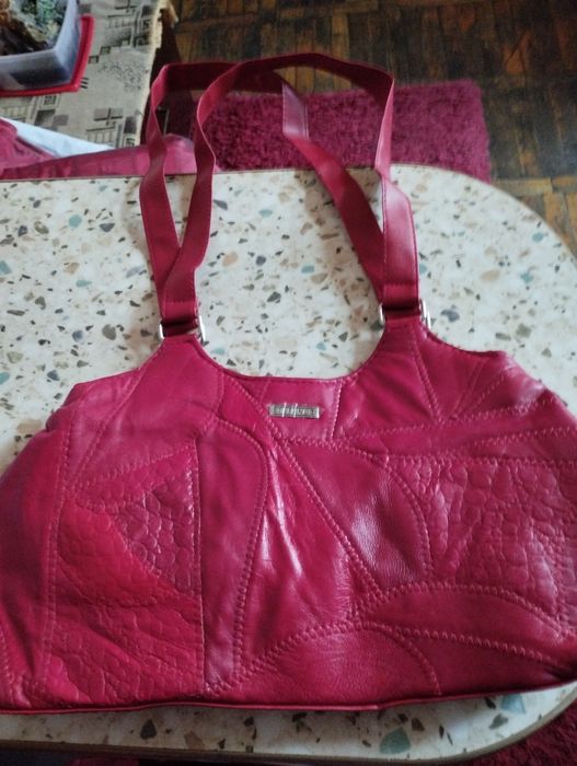 Сумка жіноча  червоний колір.