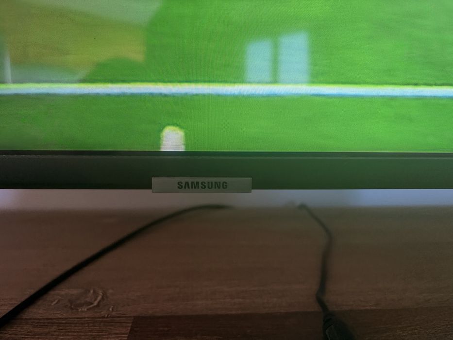 Samsung preta com pe
