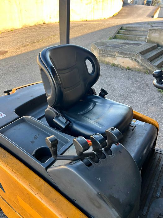 Empilhador Elétrico Jungheinrich 2000Kg Triplex